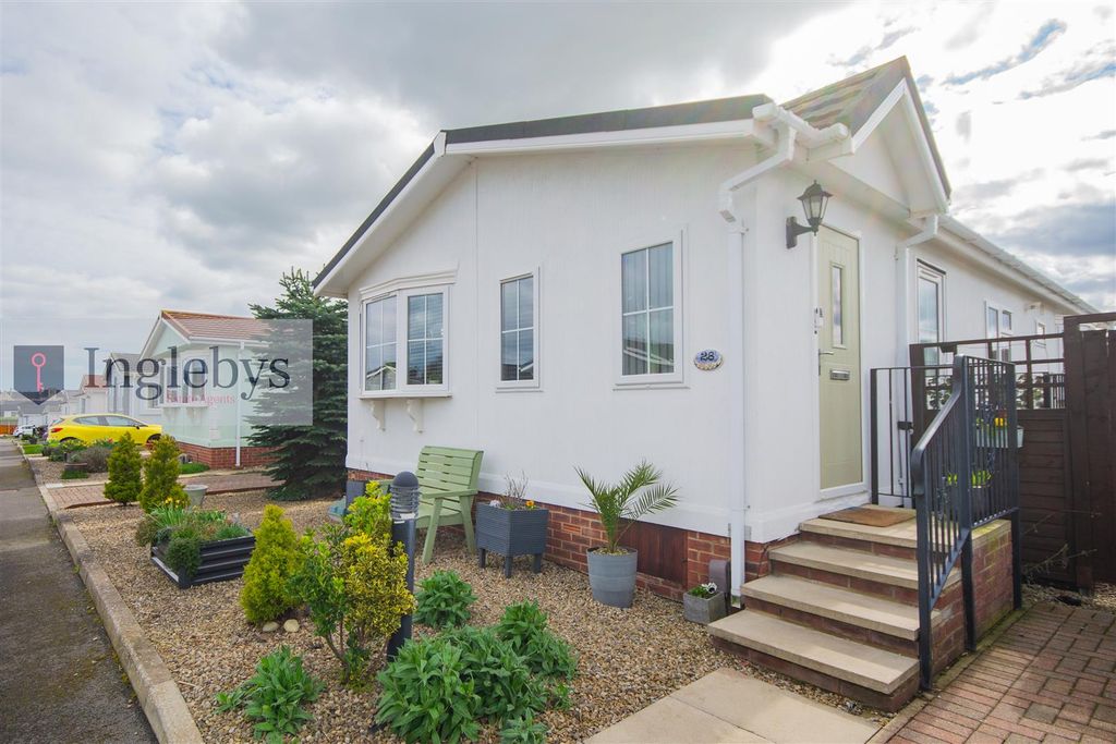 Property photo 1 of 27