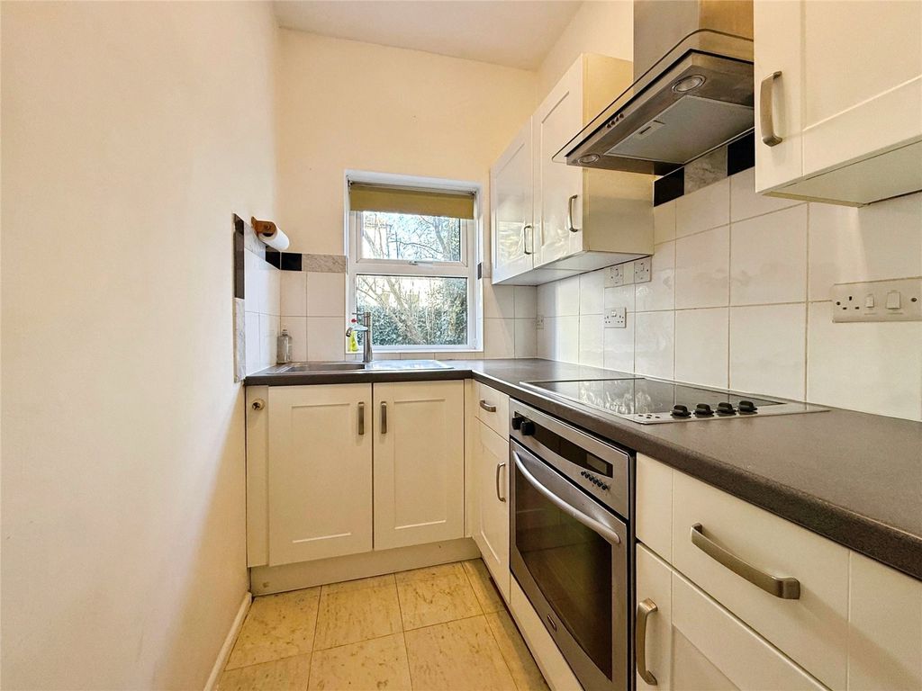 Property photo 3 of 13 Picture No. 10