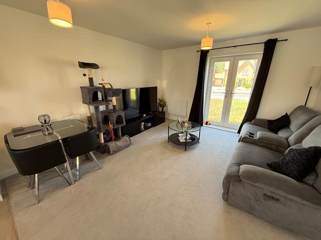 Property photo 3 of 8 4279563