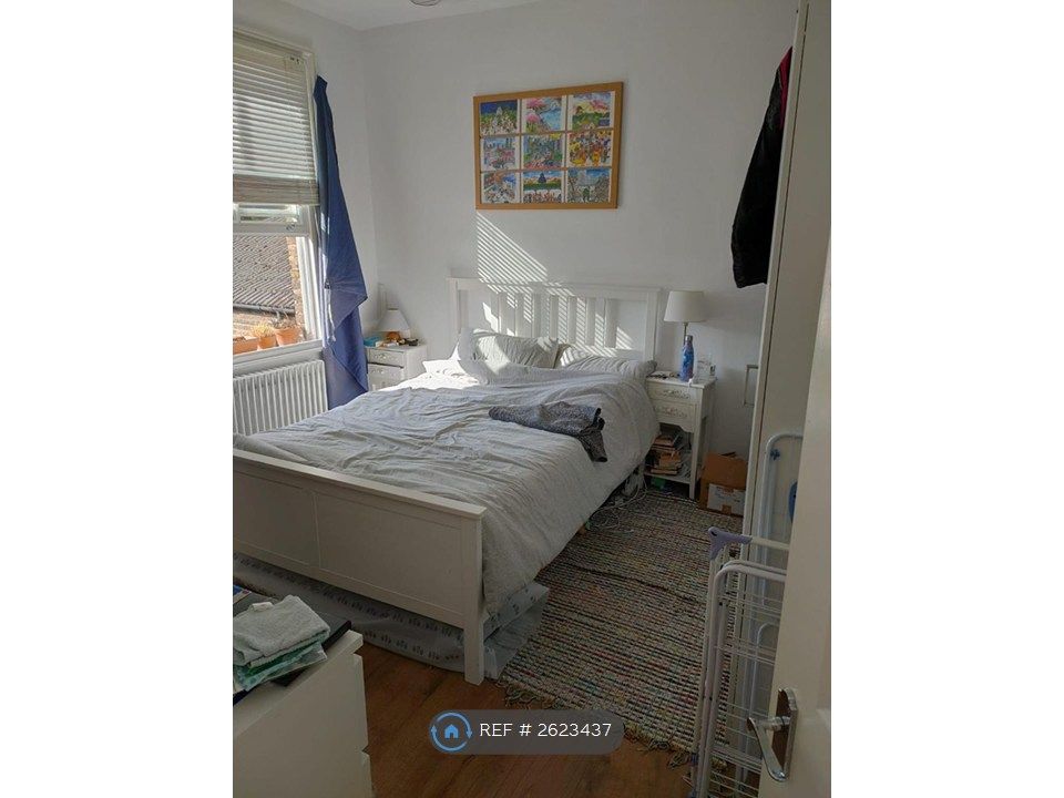 Property photo 2 of 6 Bedroom 1