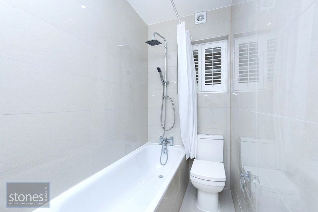 Property photo 3 of 14 Bathroom