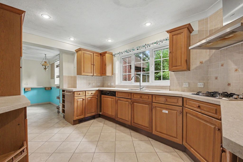 Property photo 3 of 18