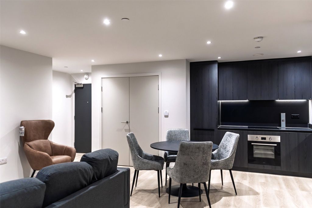 Property photo 3 of 22 Picture No. 17