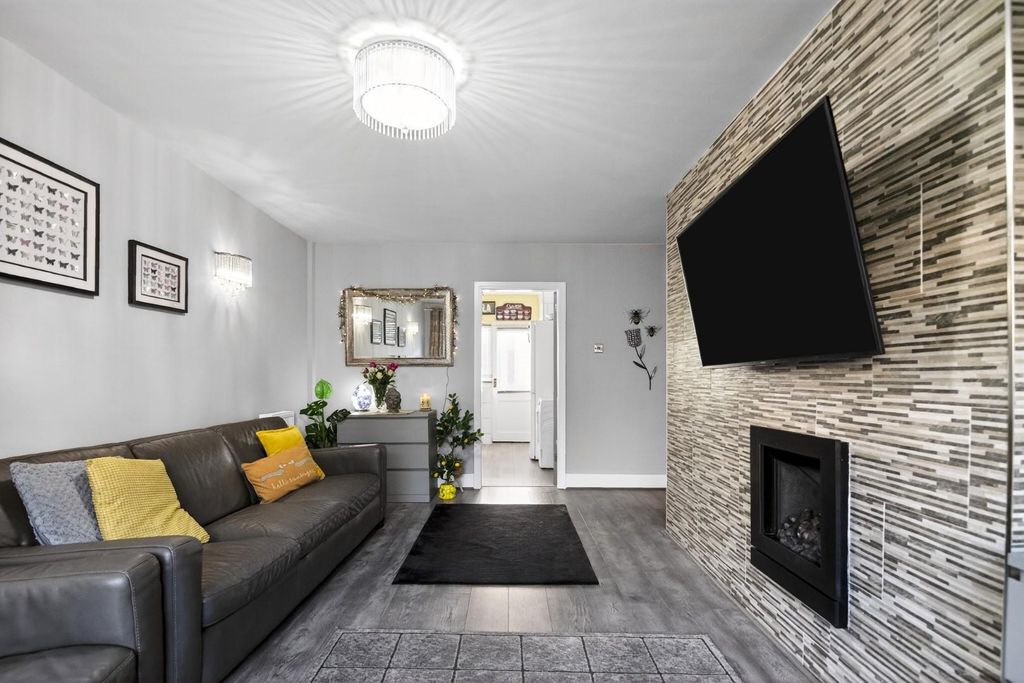 Property photo 2 of 17 Mjc_2046.Jpg