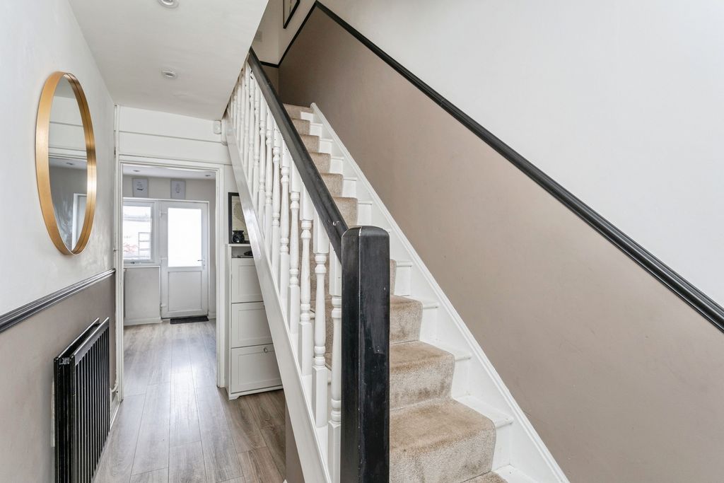 Property photo 2 of 16 Hall