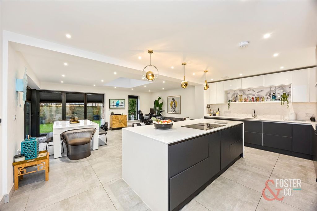 Property photo 2 of 33 Colebrook Road 17-005.Jpg