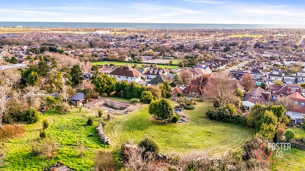 Property photo 2 of 31 Firle Road, 2-047.Jpg