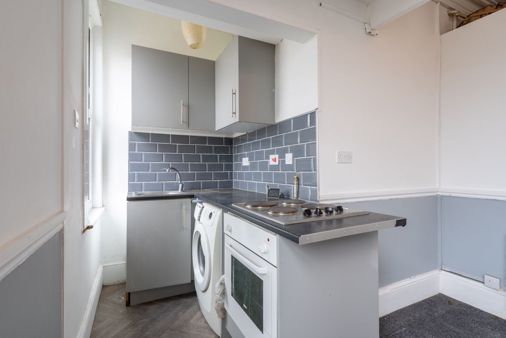 Property photo 3 of 8 5109055