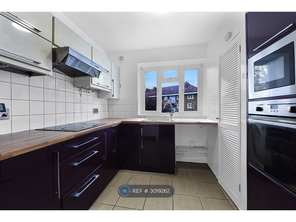 Property photo 1 of 10 Kitchen