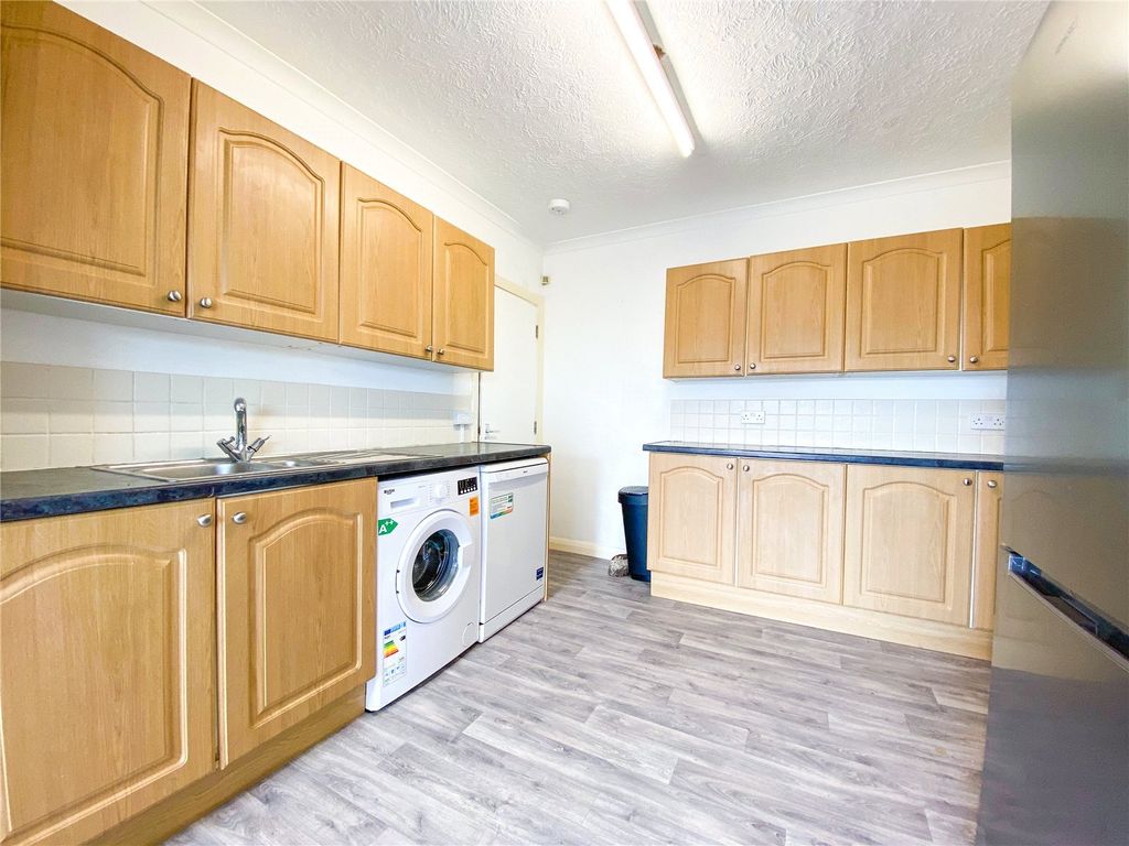 Property photo 3 of 23 Kitchen