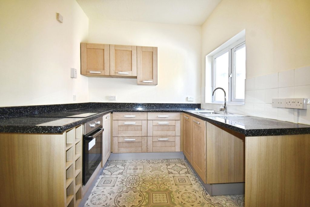 Property photo 3 of 14 Kitchen/Diner