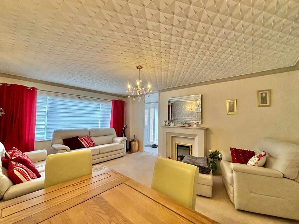 Property photo 2 of 16 Living Room