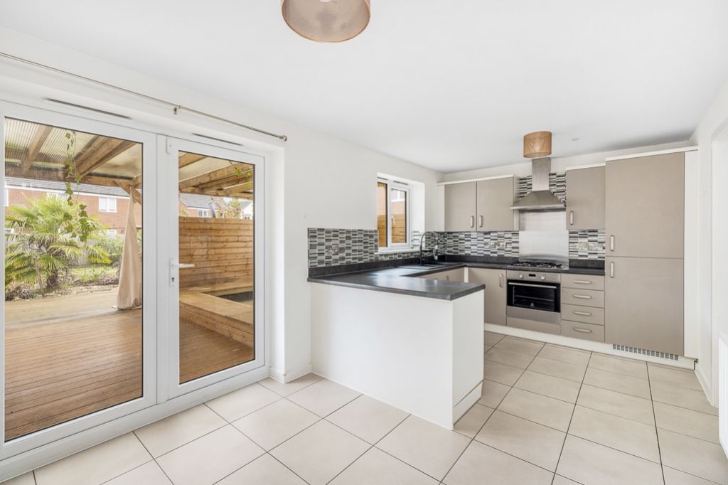 Property photo 3 of 21 71 Swift Gardens (Kirton)-11