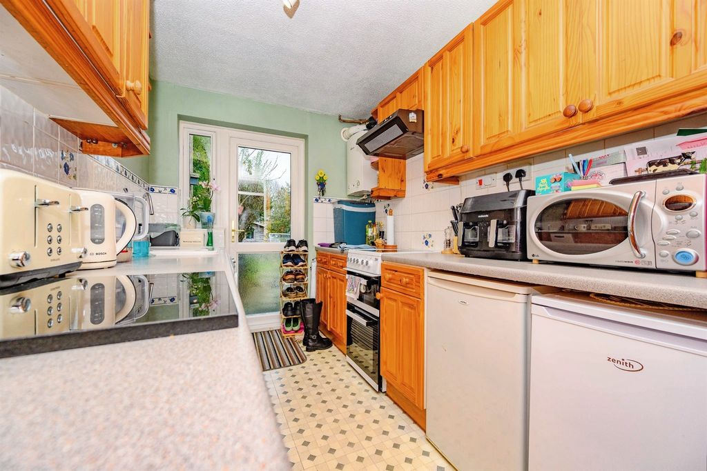 Property photo 2 of 16