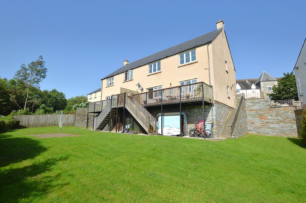 Property photo 1 of 9 Whole Building Rear