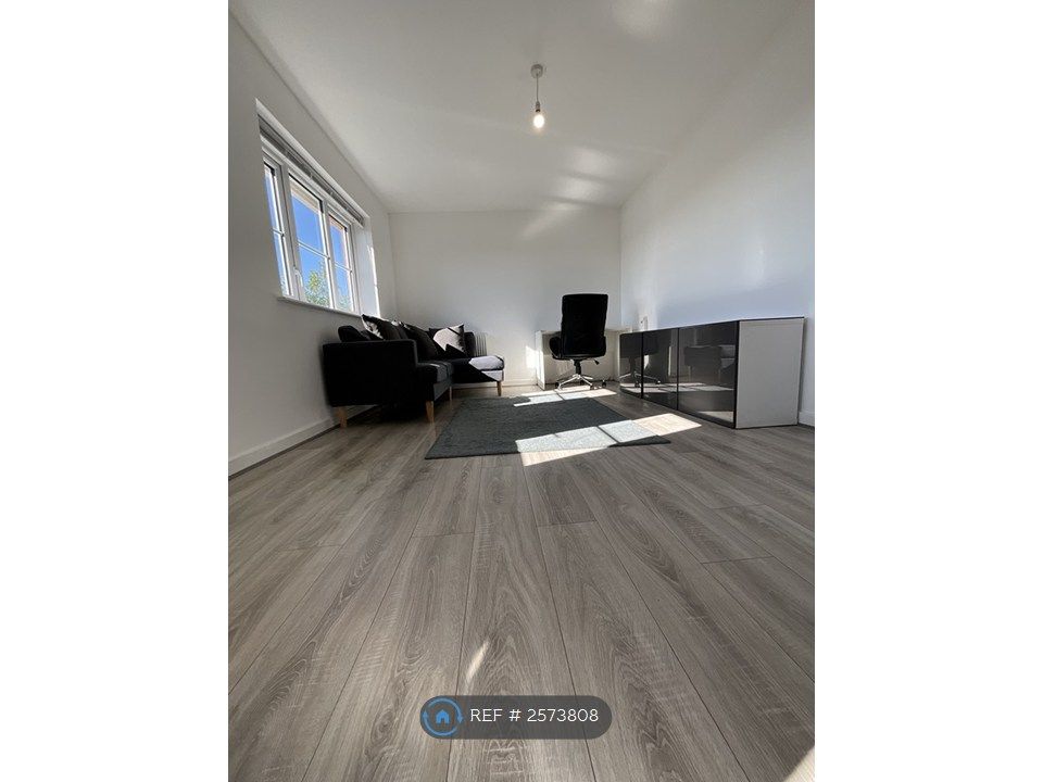 Property photo 3 of 15 Living Room