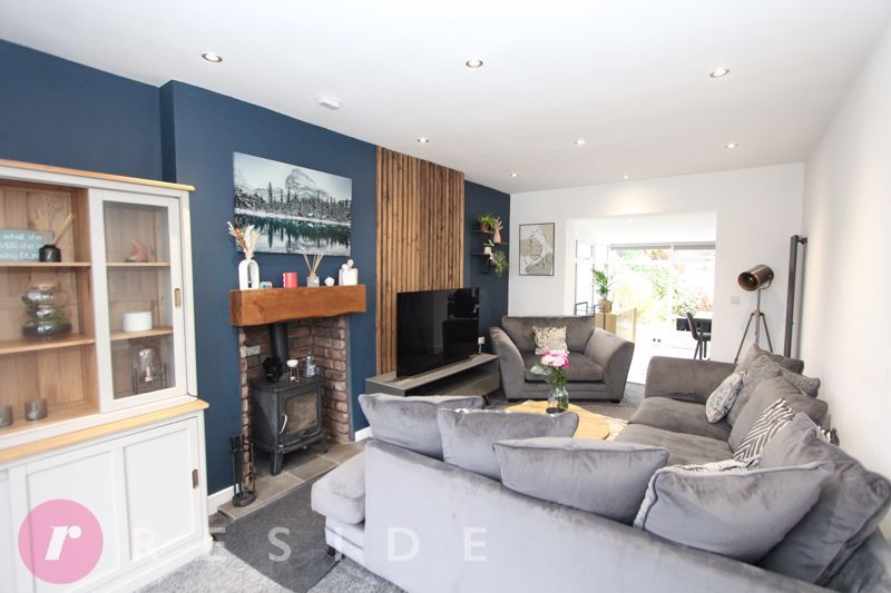 Property photo 2 of 19 Lounge