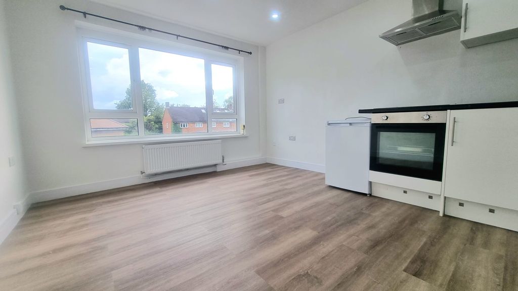 Property photo 2 of 6 5
