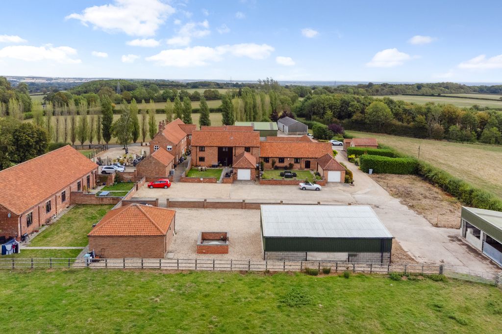 Property photo 1 of 35 3