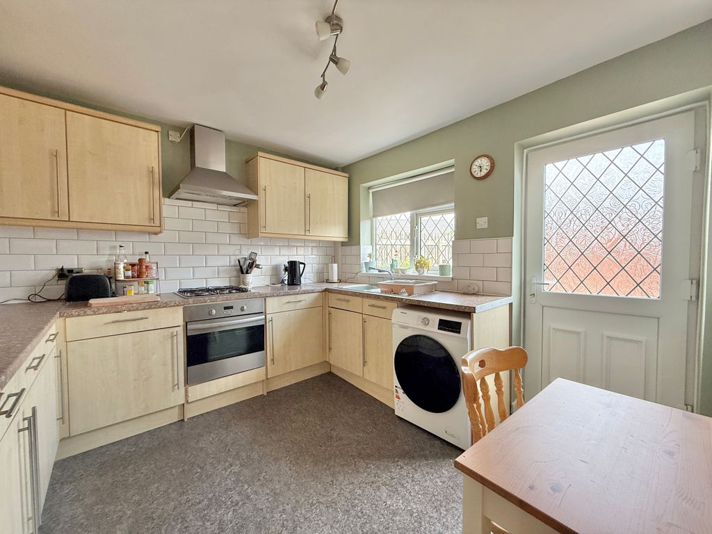 Property photo 3 of 13 Kitchen