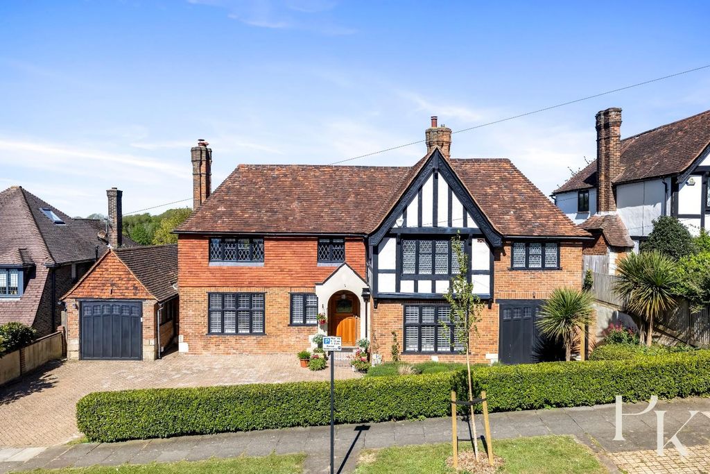Property photo 1 of 53