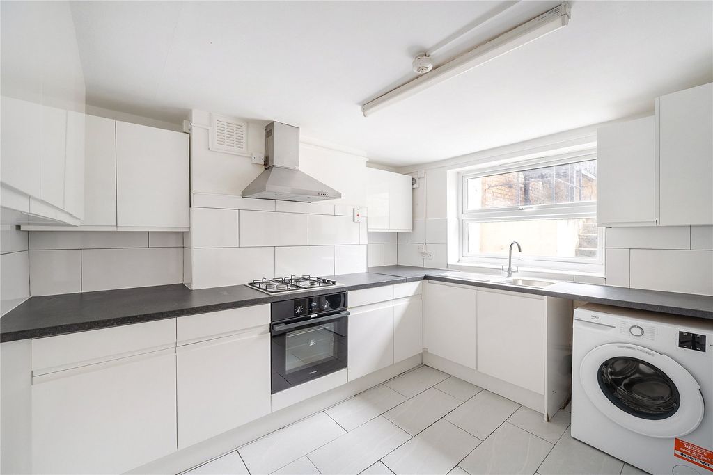 Property photo 2 of 15 Picture No. 05