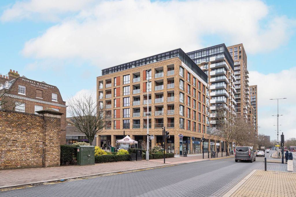 Property photo 2 of 20