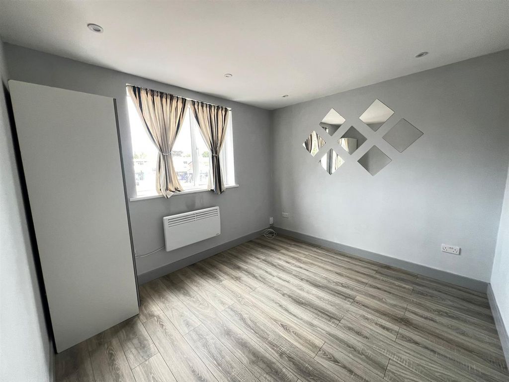 Property photo 3 of 4 802c8Aec-A641-47Ca-B7B7-d4B9Afecfef5.Jpg