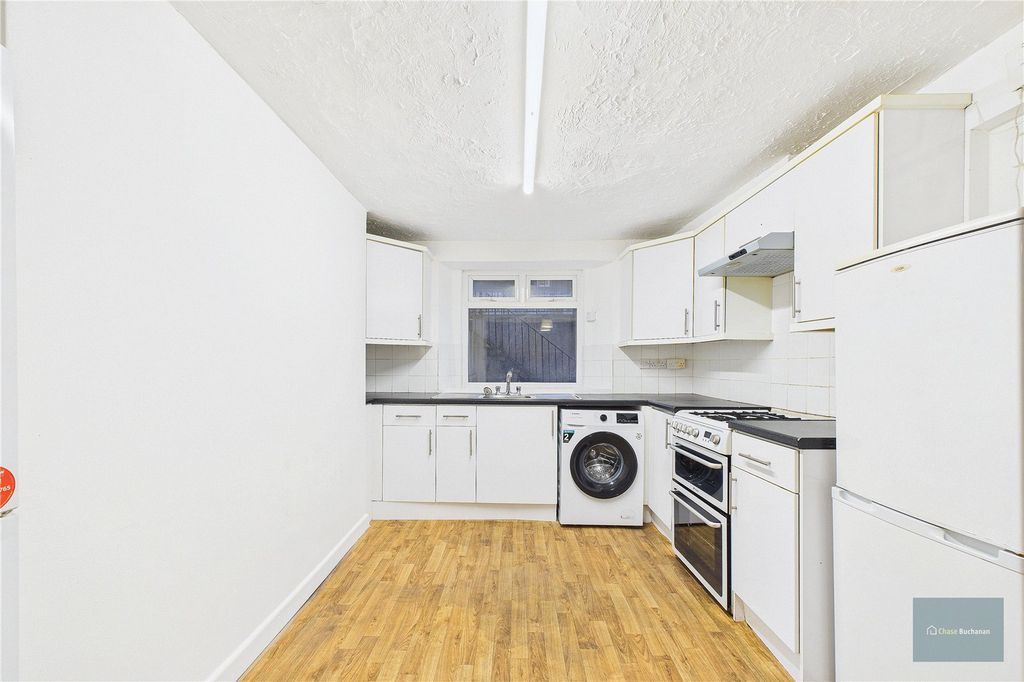 Property photo 3 of 19 Picture No. 18