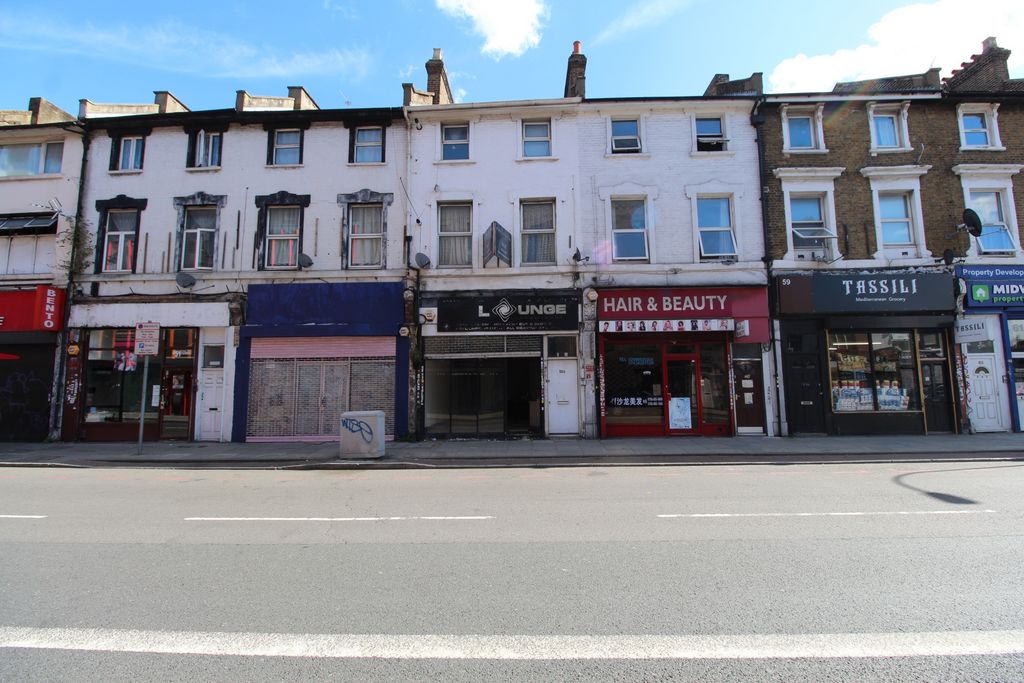 Property photo 1 of 7 Photo 4