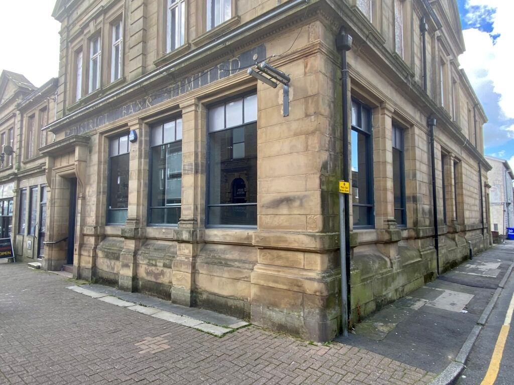 Property photo 2 of 18