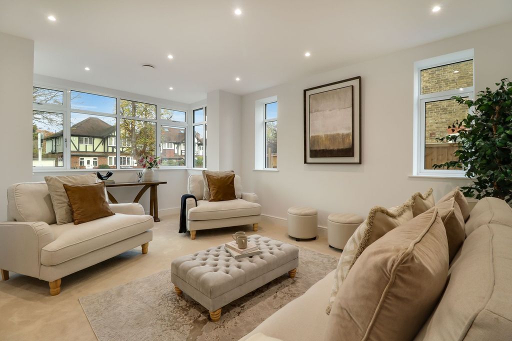 Additional image 11 of 4 bed semi-detached house for saleHurst Road, East Molesey KT8