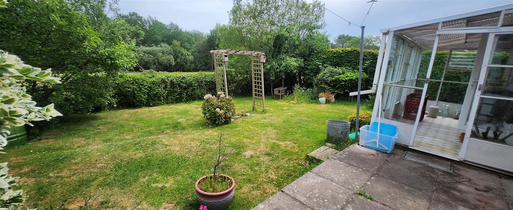 Property photo 2 of 11 Garden.Jpg