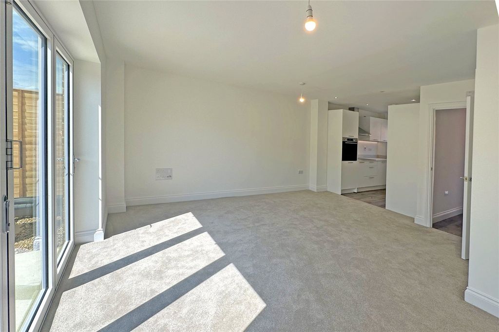 Property photo 3 of 7 Picture No. 02