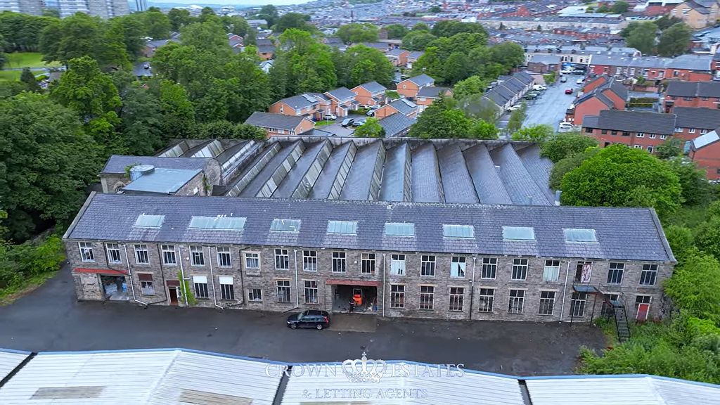 Property photo 1 of 28