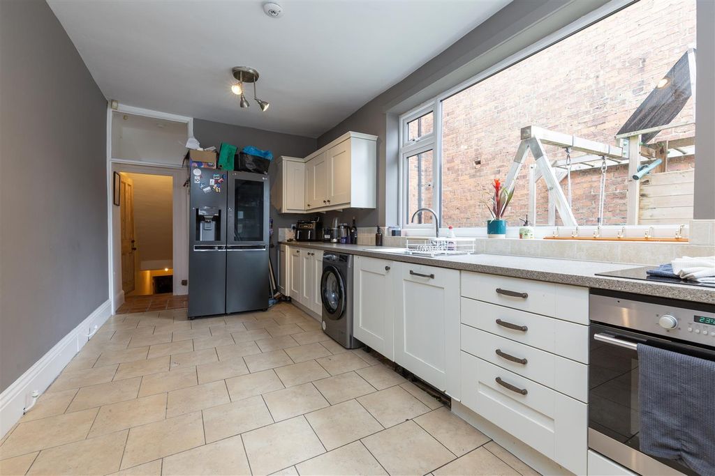 Additional image 10 of 4 bed town house for salePierremont Crescent, Darlington DL3