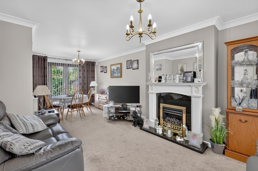 Property photo 2 of 22