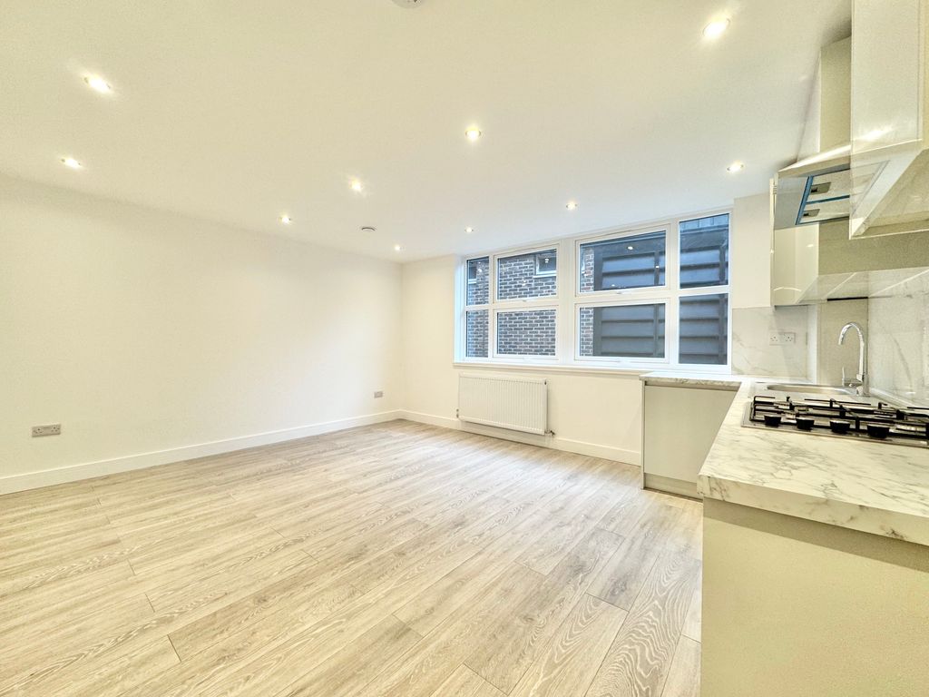 Property photo 2 of 5 Living Room