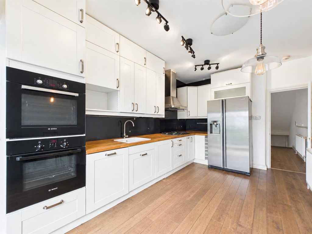 Property photo 3 of 15 Kitchen.Png