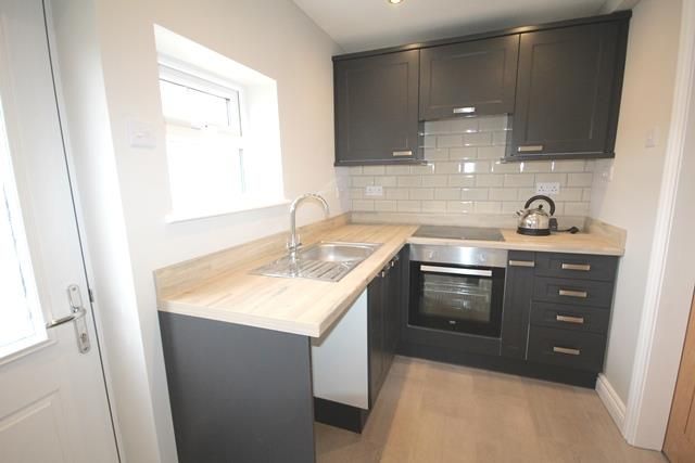 Property photo 3 of 7 Kitchen