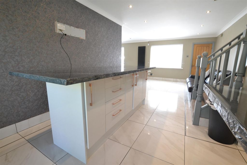 Additional image 5 of 6 bed detached house for saleParklands Court, Gateshead NE10
