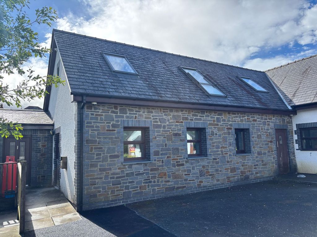 Property photo 1 of 1