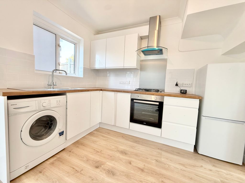 Property photo 2 of 11 Img_3470