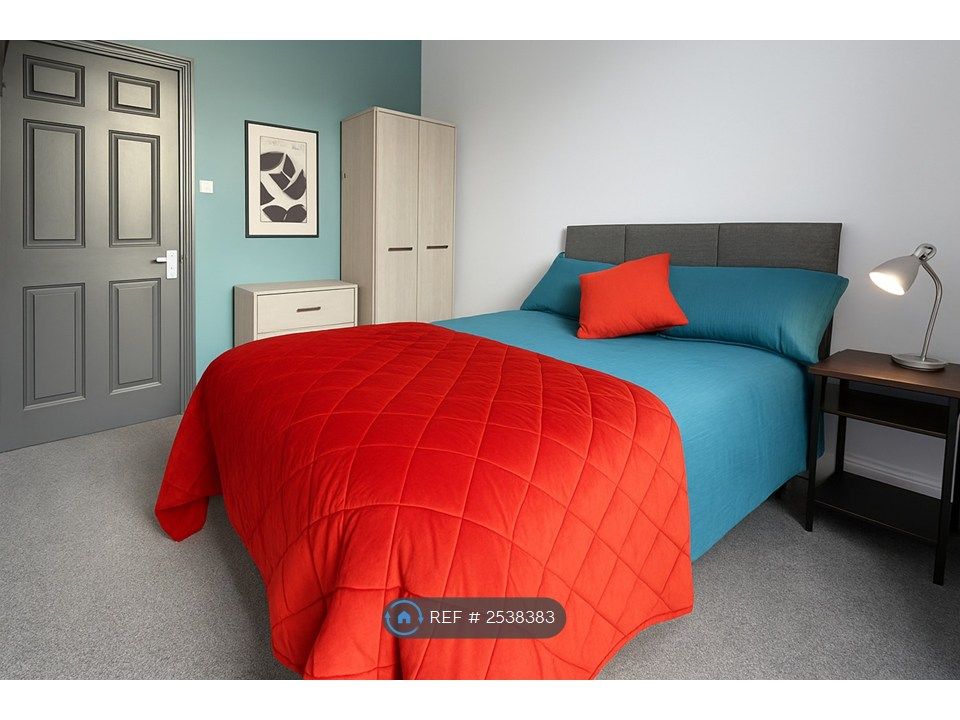 Property photo 1 of 10 Room 4