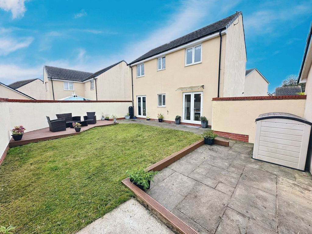 Property photo 2 of 21 Rear Garden