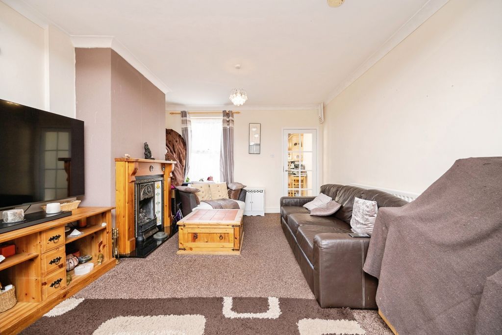 Property photo 3 of 26 Pbox-Img.Jpg
