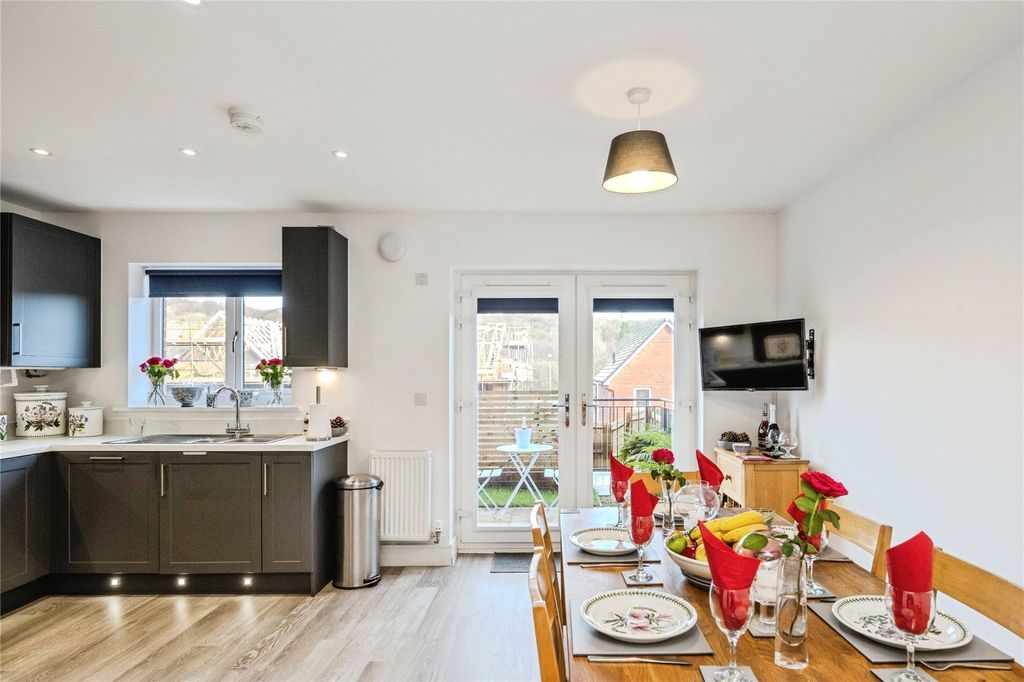 Property photo 2 of 15 Picture No. 01