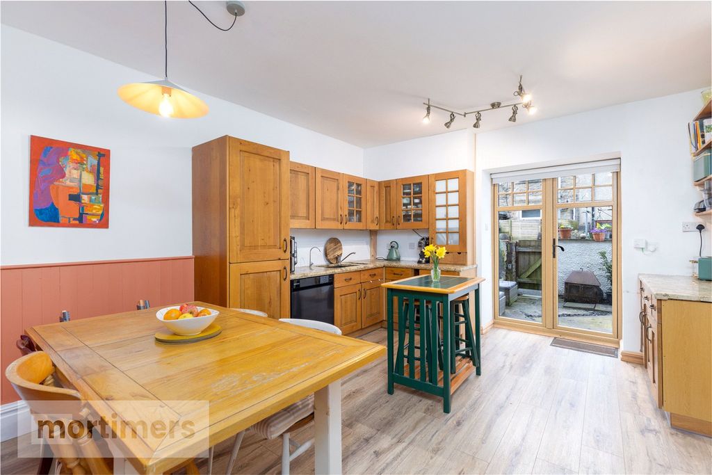 Property photo 2 of 19 Dining Kitchen