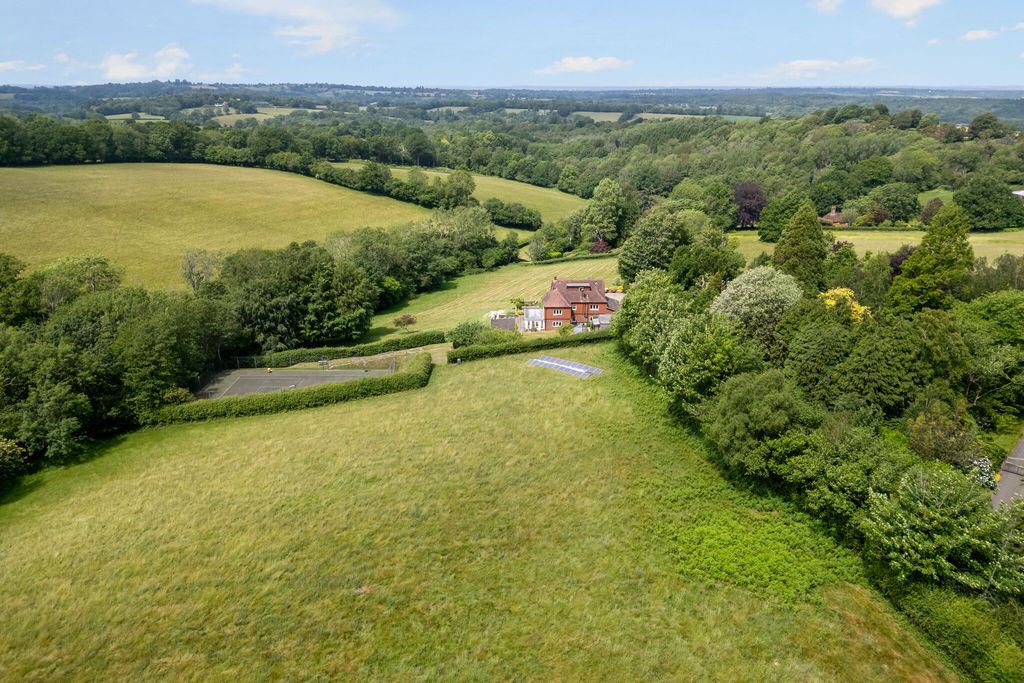 Property photo 3 of 33