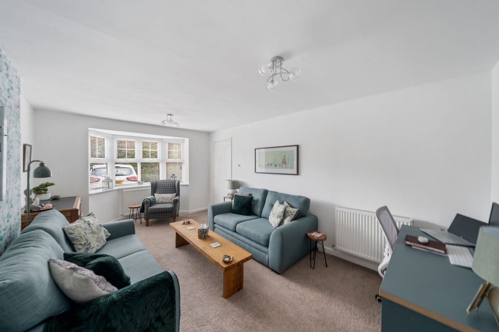 Property photo 3 of 44